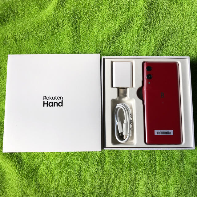 Rakuten(ラクテン)の新品未使用 Rakuten Hand P710 Red スマホ/家電/カメラのスマートフォン/携帯電話(スマートフォン本体)の商品写真