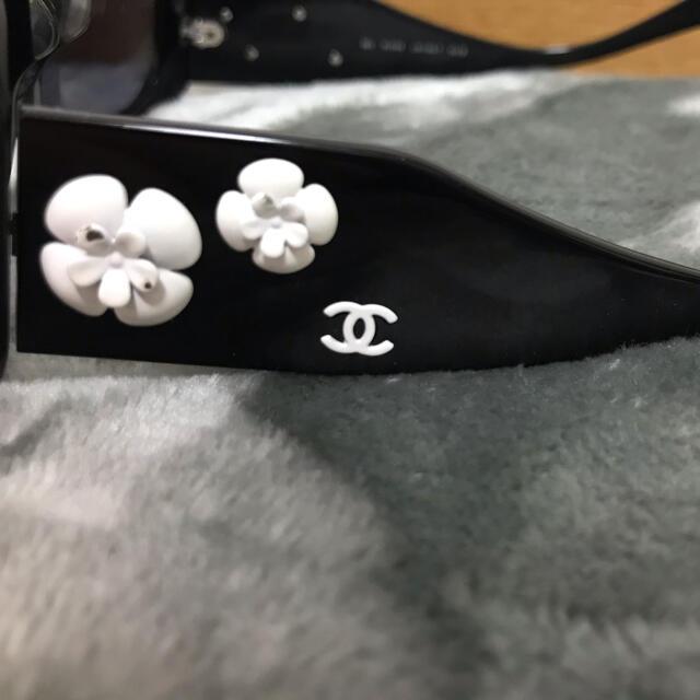 CHANEL(シャネル)のシャネル　レディース　サングラス レディースのファッション小物(サングラス/メガネ)の商品写真