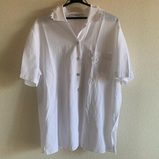 古着　白シャツ レディースのトップス(シャツ/ブラウス(半袖/袖なし))の商品写真