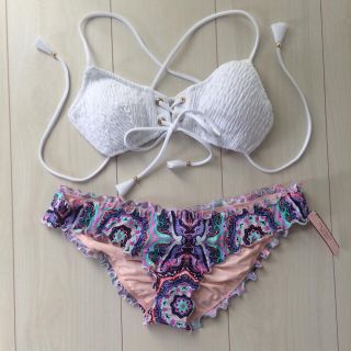 ヴィクトリアズシークレット(Victoria's Secret)の【新品】白クロス/ Medallion Multi S(水着)