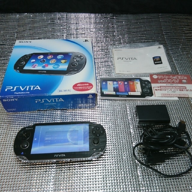 中古 psvita マインクラフトのおまけつき エンタメ/ホビーのゲームソフト/ゲーム機本体(携帯用ゲーム機本体)の商品写真