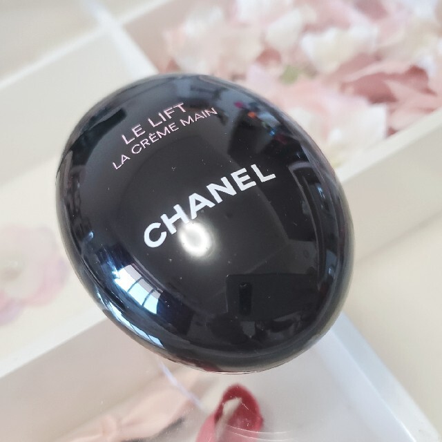 CHANEL　ハンドクリーム（ル リフト ラ クレーム マン）