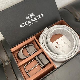 コーチ(COACH)の未使用 COACH ベルト  リバーシブル 黒茶(ベルト)