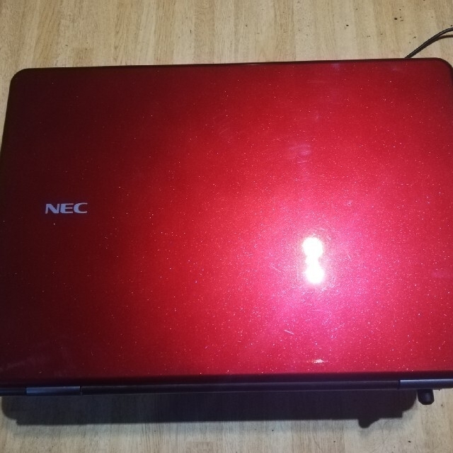 NEC(エヌイーシー)のNEC Lavie LL700/V スパークリングレッド スマホ/家電/カメラのPC/タブレット(ノートPC)の商品写真