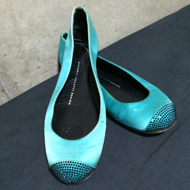 GIUZEPPE ZANOTTI(ジュゼッペザノッティ)のシルクサテンラインストーントゥ フラットシューズ レディースの靴/シューズ(バレエシューズ)の商品写真