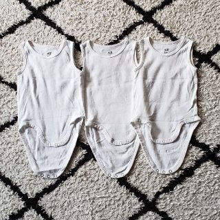 エイチアンドエム(H&M)のH&M タンクトップのボディ3枚セット 6-9M(肌着/下着)