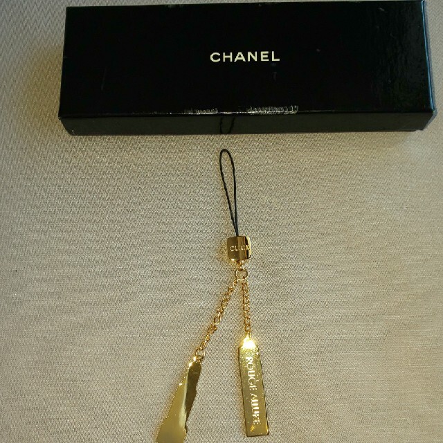 CHANEL(シャネル)の超美品❗️シャネル CHANEL ストラップ 箱付き❗️ レディースのファッション小物(キーホルダー)の商品写真