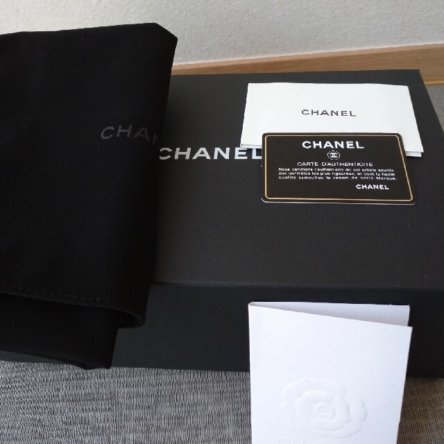 CHANEL(シャネル)のやすべえ様専用 シャネル チェーンクラッチ チェーンバッグ CHANEL レディースのバッグ(ショルダーバッグ)の商品写真