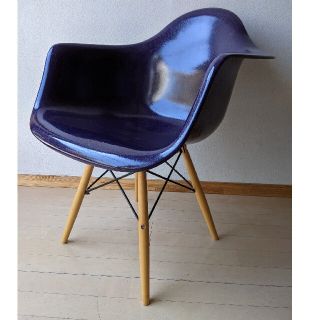 イームズ(EAMES)のアームシェルチェア　MODERNICA　パープル　ドゥエルレッグ(ダイニングチェア)