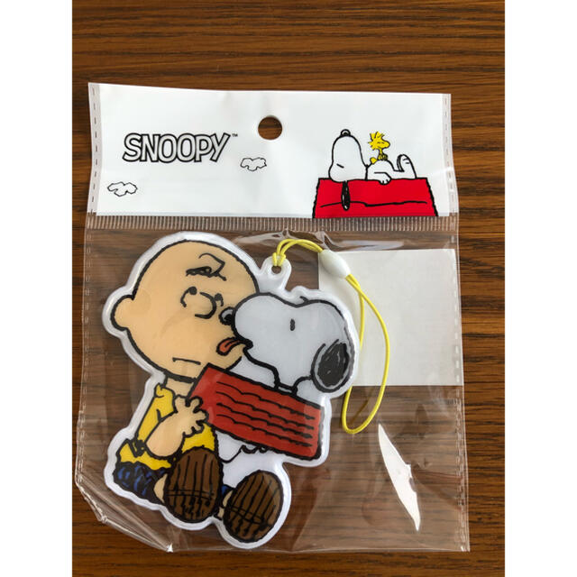 SNOOPY(スヌーピー)の【送料込❗️】スヌーピー　リフレクター　反射板　キーホルダー エンタメ/ホビーのアニメグッズ(キーホルダー)の商品写真