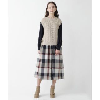 バーバリーブルーレーベル(BURBERRY BLUE LABEL)のブルーレーベルクレストブリッジ  ニットベストコンビ・ワンピース　新作(ロングワンピース/マキシワンピース)