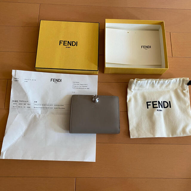 最終値下げ　FENDI コンパクト財布 二つ折り財布 グレージュレディース