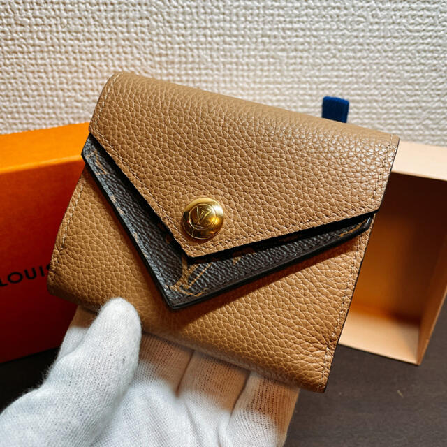 スノーブルー Louis Vuittonルイヴィトン ポルトフォイユ・ドゥブルV長