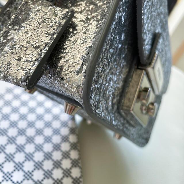 Furla(フルラ)の定価６万円 人気即完売 限定品 フルラ メトロポリスグリッターシルバー  レディースのバッグ(ショルダーバッグ)の商品写真