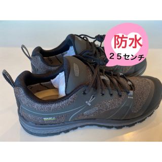 キーン(KEEN)の新品KEENテラドーラ防水登山靴　レディース２５センチ(スニーカー)