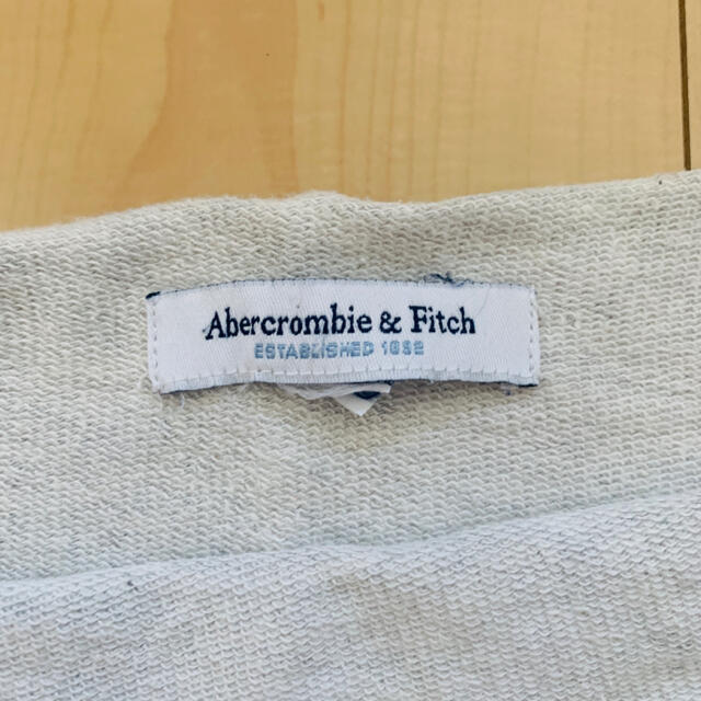 Abercrombie&Fitch(アバクロンビーアンドフィッチ)のアバクロ　オフショル　Tシャツ　ダンス レディースのトップス(Tシャツ(半袖/袖なし))の商品写真