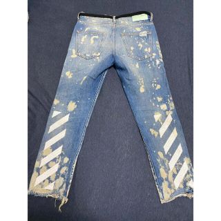 オフホワイト ブリーチペイントデニムパンツ