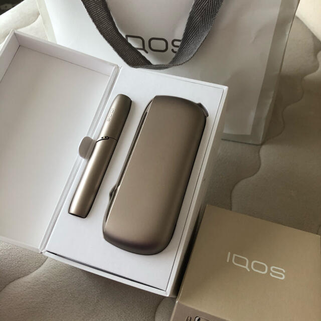 IQOS(アイコス)のiQOS3 duo ゴールド iQOS初代おまけ レディースのファッション小物(ベルト)の商品写真