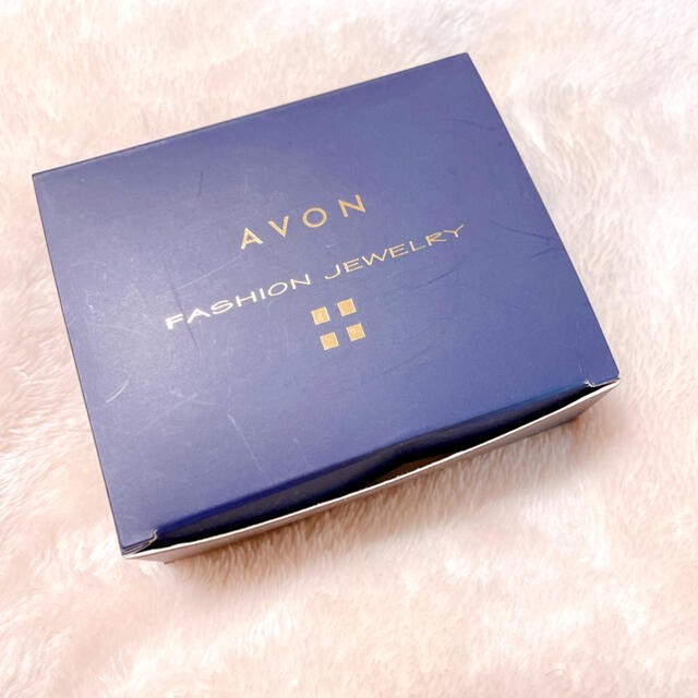 AVON(エイボン)の【AVON】天然石　チャーム　イヤリング　新品　箱付き レディースのアクセサリー(イヤリング)の商品写真