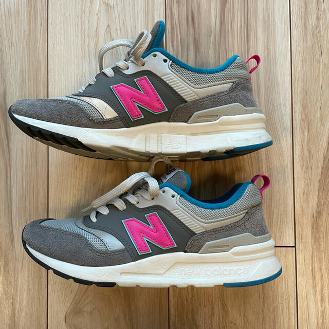 New Balance(ニューバランス)のニューバランス　スニーカー　997H  23.5㌢ レディースの靴/シューズ(スニーカー)の商品写真