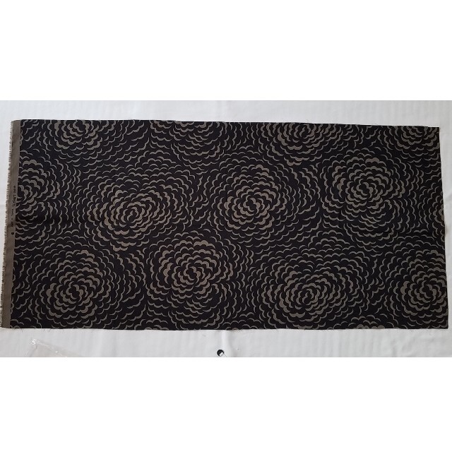 リバティ・パフ(ブラック&カーキ) ハンドメイドの素材/材料(生地/糸)の商品写真
