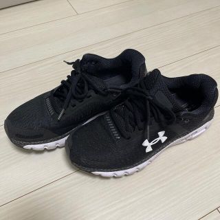 アンダーアーマー(UNDER ARMOUR)のアンダーアーマ　スラーニング　スニーカー25センチ(スニーカー)