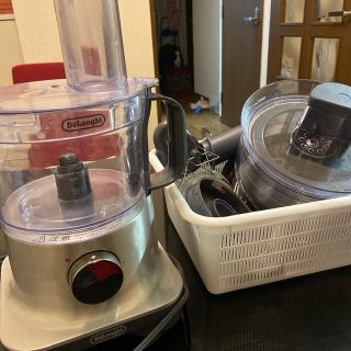 デロンギ(DeLonghi)のデロンギ　フードプロセッサー　1台12役　dfpm250(フードプロセッサー)