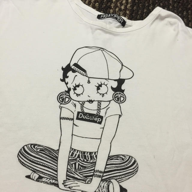 FIG&VIPER(フィグアンドヴァイパー)のFIG&VIPERベティちゃんTシャツ レディースのトップス(Tシャツ(半袖/袖なし))の商品写真