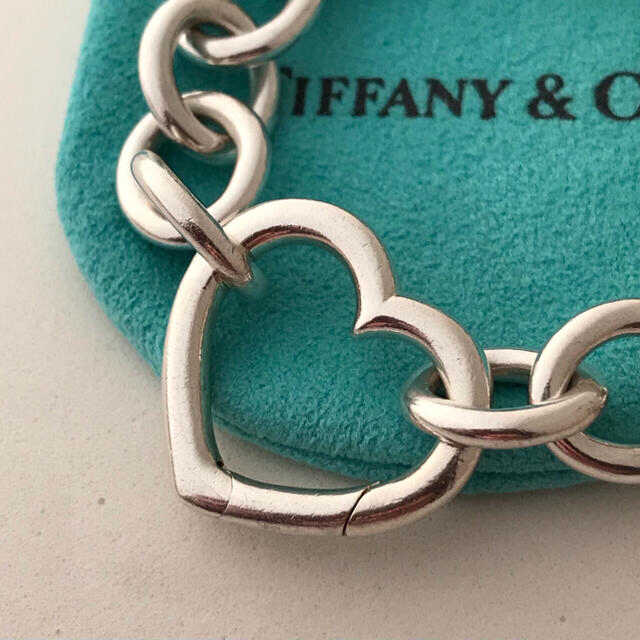 Tiffany & Co.(ティファニー)のTiffany ラウンドリンク ハートクラスプ ブレスレット レディースのアクセサリー(ブレスレット/バングル)の商品写真