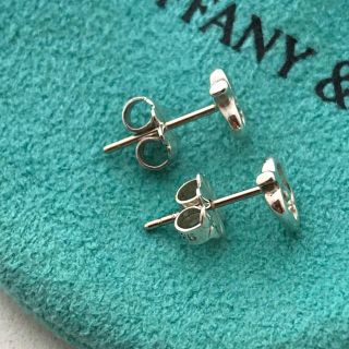Tiffany & Co. - Tiffanyのスモールアップルピアスの通販 by こう