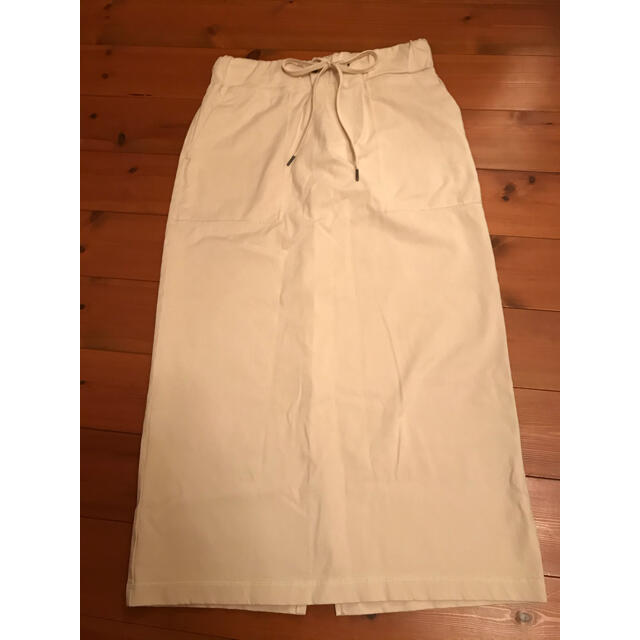 MUJI (無印良品)(ムジルシリョウヒン)の最終お値下げ　タイトロングスカート　オフホワイト　M ナチュラル レディースのスカート(ロングスカート)の商品写真