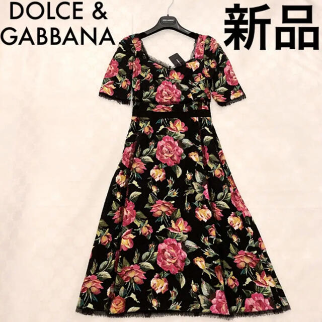 DOLCE&GABBANA(ドルチェアンドガッバーナ)の【本日限定特価★新品】DOLCE&GABBANAローズ柄　膝下ワンピース　正規品 レディースのワンピース(ひざ丈ワンピース)の商品写真