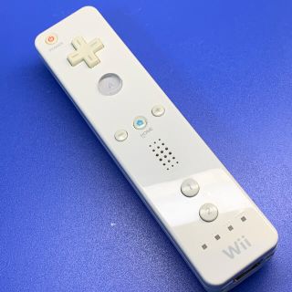 ウィー(Wii)のwiiリモコン　ホワイト(家庭用ゲーム機本体)