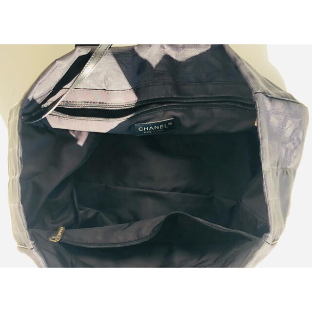 CHANEL(シャネル)のシャネル　バッグ　トート　ハンドバッグ　ニュートラベルライン　MM　黒　A4 レディースのバッグ(トートバッグ)の商品写真