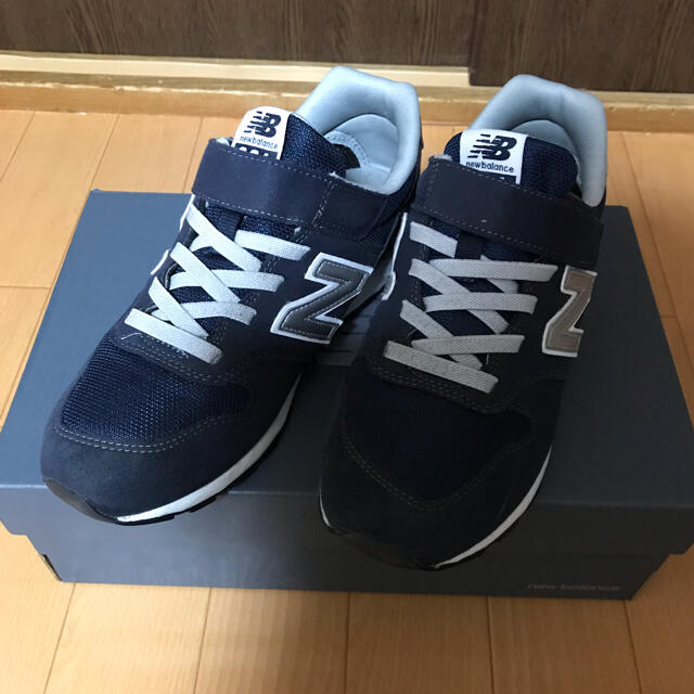 New Balance(ニューバランス)のnew barance 996 キッズ ネイビー 23.5 キッズ/ベビー/マタニティのキッズ靴/シューズ(15cm~)(スニーカー)の商品写真