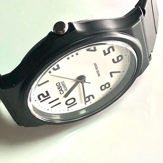 CASIO(カシオ)の新品 CASIO MQ-24-7B2LLJF 未使用新品 カシオスタンダード メンズの時計(腕時計(アナログ))の商品写真