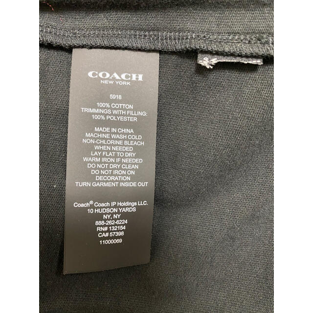 COACH(コーチ)の完売品！限定品！COACH X CHAMPION ロゴ Tシャツ 黒 Sサイズ メンズのトップス(Tシャツ/カットソー(半袖/袖なし))の商品写真