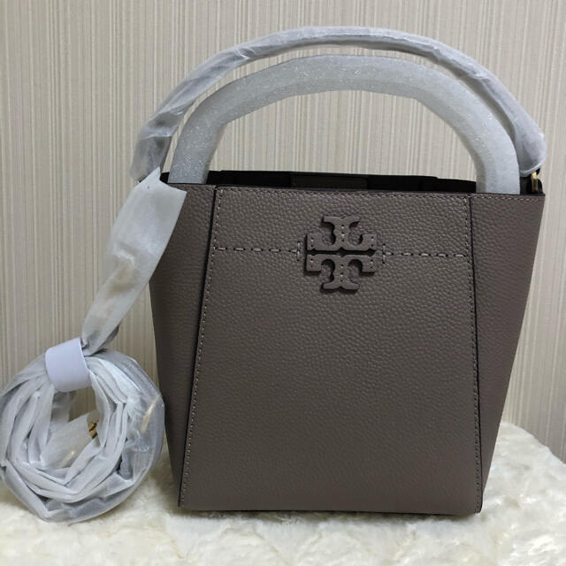 Tory Burch(トリーバーチ)の【即発送・新品未使用】TORRYBURCH マックグロースモールバケットバッグ レディースのバッグ(ショルダーバッグ)の商品写真