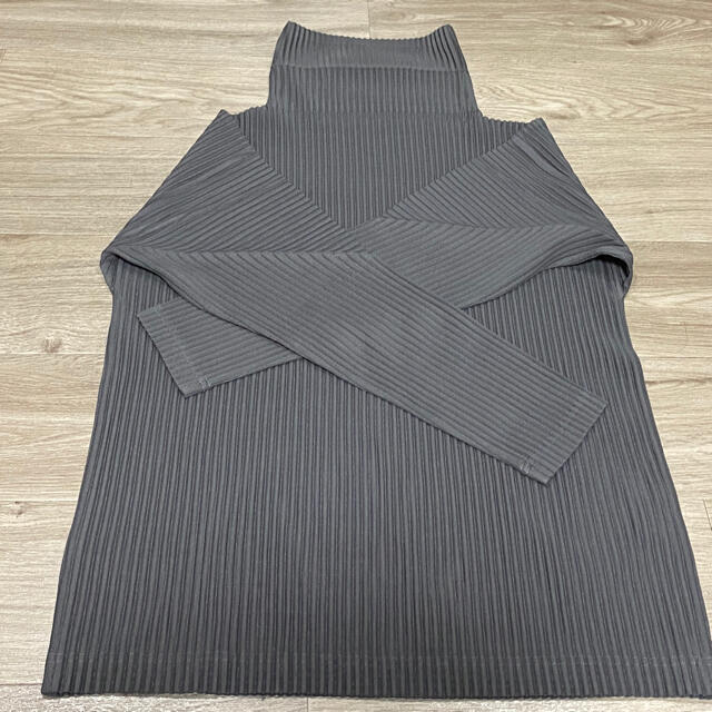 ISSEY MIYAKE(イッセイミヤケ)のオムプリッセ イッセイミヤケ  ハイネックカットソー メンズのトップス(Tシャツ/カットソー(七分/長袖))の商品写真