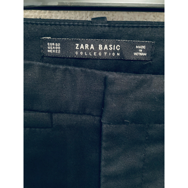 ZARA(ザラ)の【金ボタン】ZARA ザラ スキニーパンツ　黒　ストレッチ　ボトムス　クロ レディースのパンツ(スキニーパンツ)の商品写真