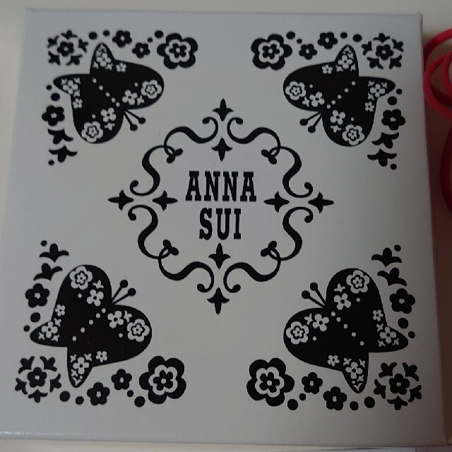 ANNA SUI(アナスイ)の一度だけ装着★ANNA SUIオリジナルイヤホン スマホ/家電/カメラのオーディオ機器(ヘッドフォン/イヤフォン)の商品写真