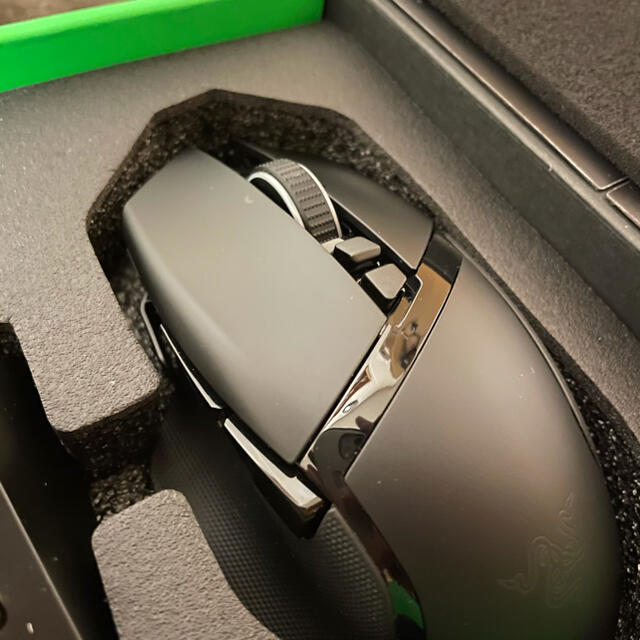 LAZER(レイザー)の【美品】Razer Basilisk Ultimate スマホ/家電/カメラのPC/タブレット(PC周辺機器)の商品写真