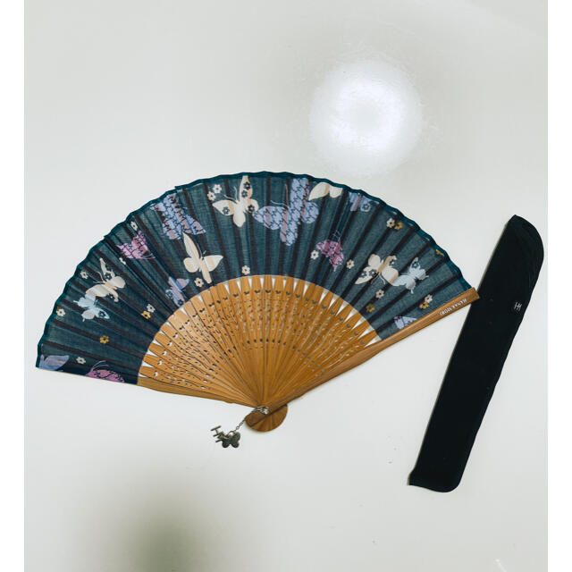 HANAE MORI(ハナエモリ)のHM 扇子 チャーム付き レディースのファッション小物(その他)の商品写真
