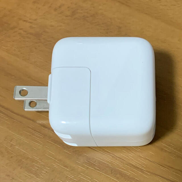 Apple(アップル)のApple 12W USB Power Adopter スマホ/家電/カメラのスマートフォン/携帯電話(バッテリー/充電器)の商品写真