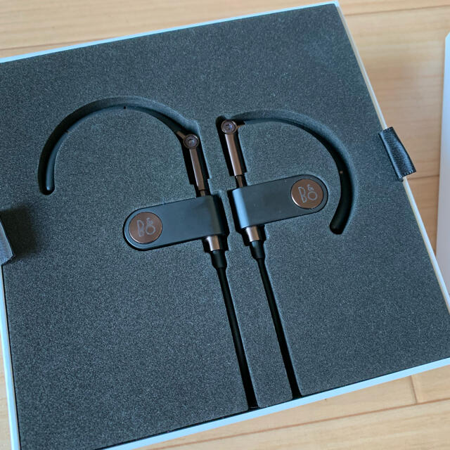 B&O bang&olufsen earset ブラウン 美品 スマホ/家電/カメラのオーディオ機器(ヘッドフォン/イヤフォン)の商品写真