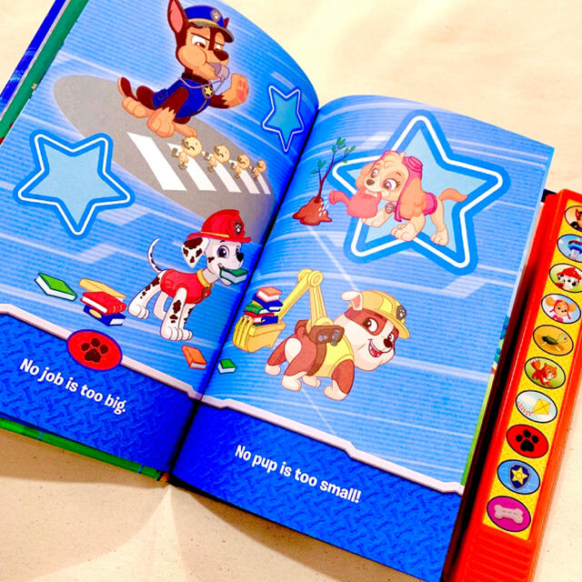 BorneLund(ボーネルンド)の【新品】パウ・パトロール サウンド付き英語絵本 paw patrol 知育玩具 エンタメ/ホビーの本(絵本/児童書)の商品写真