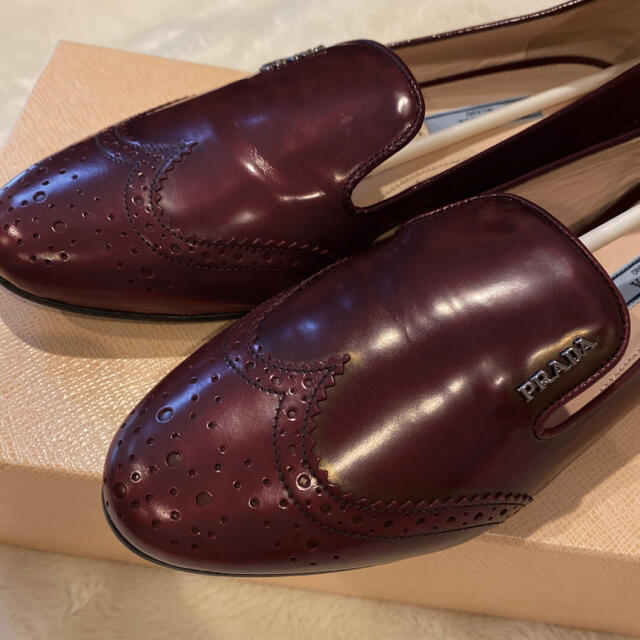 PRADA(プラダ)のローファー PRADA ダークブラウン 茶色 革靴 フラットシューズ レディースの靴/シューズ(ローファー/革靴)の商品写真