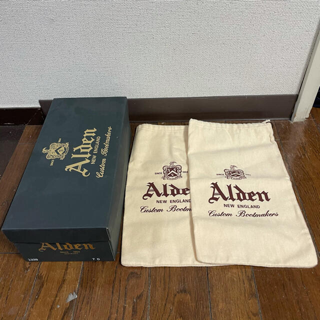 Alden(オールデン)のALDEN 1339 コードバン　チャッカブーツ 7D メンズの靴/シューズ(ブーツ)の商品写真