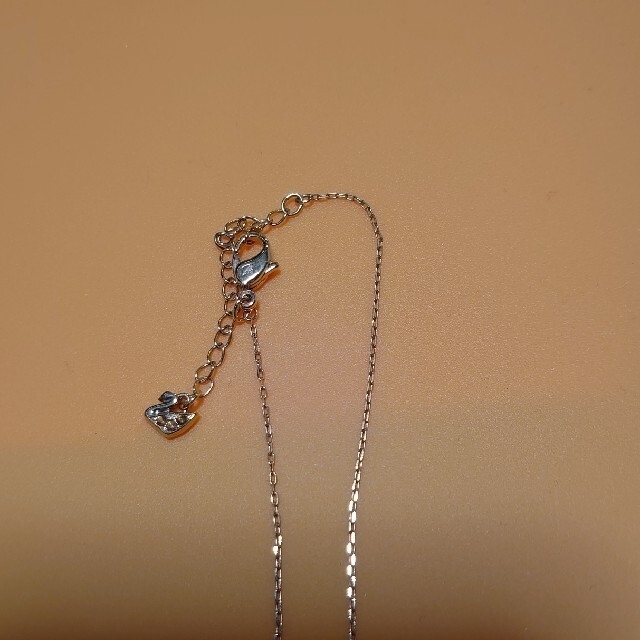 SWAROVSKI(スワロフスキー)のスワロフスキー　V字　ネックレス　超美品 レディースのアクセサリー(ネックレス)の商品写真