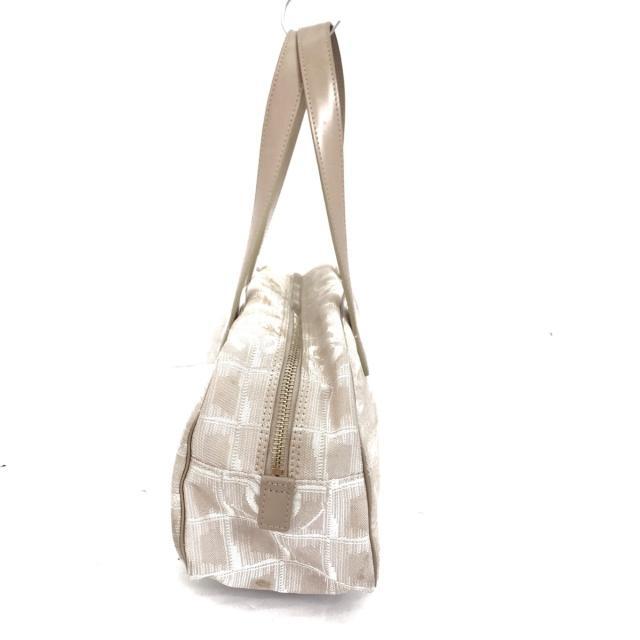 シャネル美品 ニュートラベルライン シャネル美品 ニュートラベルライン